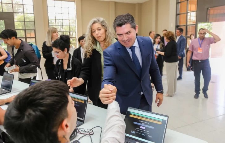 Orrego, presente en el Primer Congreso Provincial sobre Inteligencia Artificial aplicada a la Educación