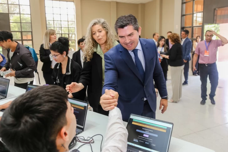 Orrego, presente en el Primer Congreso Provincial sobre Inteligencia Artificial aplicada a la Educación