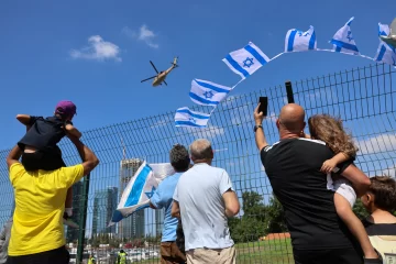 2025-10-13T114625Z_1640026201_RC2XAHAAQERO_RTRMADP_3_ISRAEL-PALESTINIANS-HOSTAGES-728x485