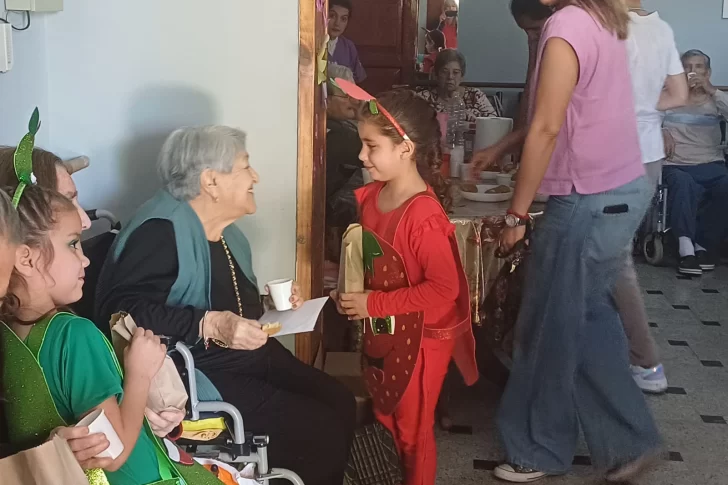 Alumnos primarios continúan visitando geriátricos para compartir buenos hábitos y momentos con las personas mayores