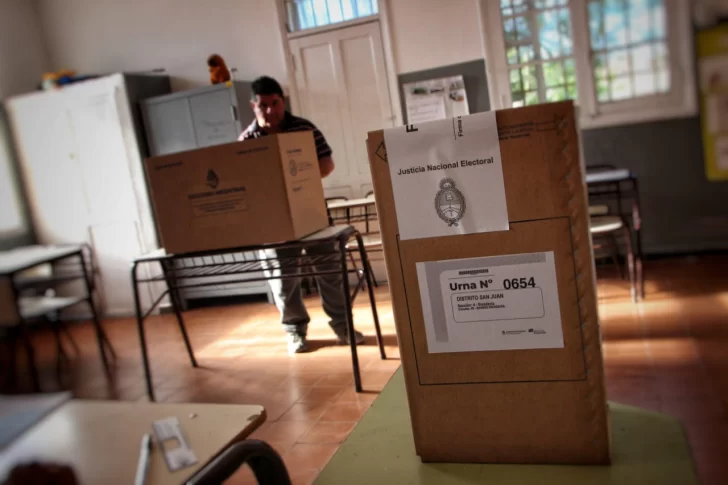 Cerró la votación en todo el país y crece la expectativa: los primeros resultados se conocerán partir de las 21 Cerró la votación en todo el país y crece la expectativa: los primeros resultados se conocerán partir de las 21