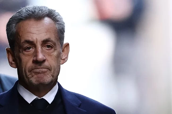 Nicolas Sarkozy ingresó a la cárcel para cumplir una condena de cinco años