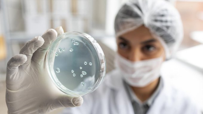 El dispositivo que tocás más de 100 veces por día y está cubierto de microbios El dispositivo que tocás más de 100 veces por día y está cubierto de microbios