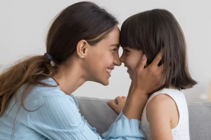 Advierten que criar desde el miedo a equivocarse produce relaciones tensas con los hijos