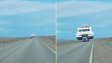 Insólito: un automovilista se cruzó con un barco en la Ruta 40 Insólito: un automovilista se cruzó con un barco en la Ruta 40
