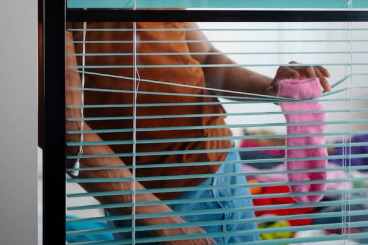 El método para limpiar las persianas y que queden impecables de forma sencilla