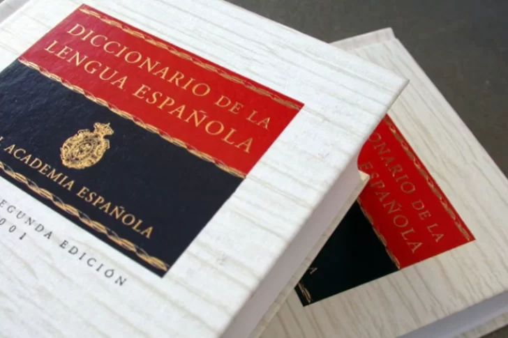 La respuesta definitiva de la RAE a una duda común: ¿”de nada” o “por nada”?