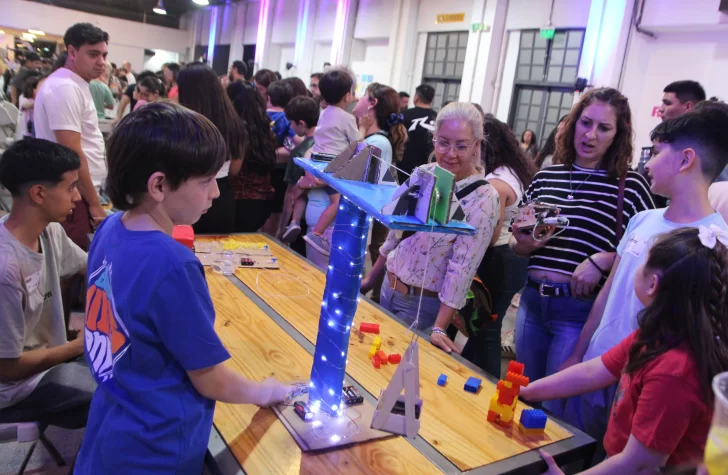 Comparte18-728x475 Comparte18-728x475