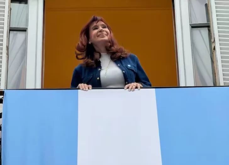 Cristina Fernández por el Día de la Lealtad: “Hoy pareciera ser Bessent o Perón”