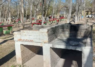 DCC021025-005F04-728x519