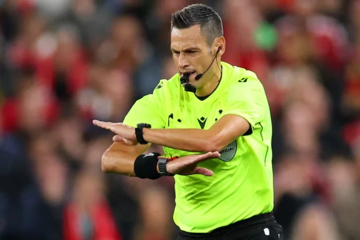 Un árbitro “riguroso y tarjetero”, el designado para dirigir la final del Mundial Sub 20 entre Argentina y Marruecos