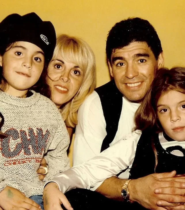Claudia Villafañe recordó a Diego Maradona en el día de su cumpleaños con una imagen cargada de simbolismo Claudia Villafañe recordó a Diego Maradona en el día de su cumpleaños con una imagen cargada de simbolismo
