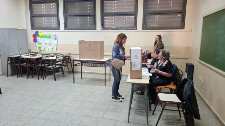 Postal histórica: el adiós al “cuarto oscuro” en el primer test para la BUP Postal histórica: el adiós al “cuarto oscuro” en el primer test para la BUP