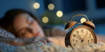 Dormís a cualquier hora: esto le pasa a tu corazón y cómo podés revertirlo