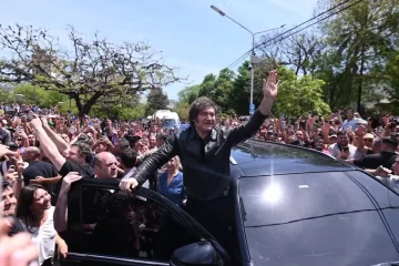 Javier Milei visitó Chaco y Corrientes en su gira de campaña: “No aflojen, el esfuerzo vale la pena”