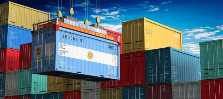 Balanza comercial de Argentina con súperavit hasta fin de año