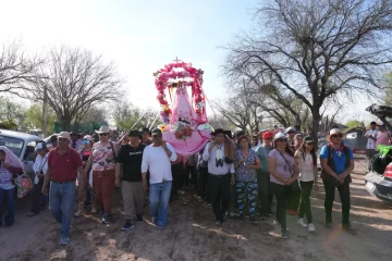 Devoción en la fiesta de la Virgen del Rosario en Lavalle, Mendoza