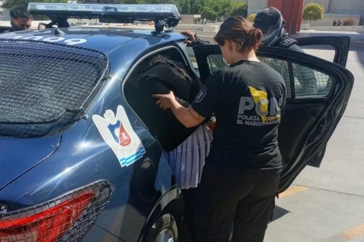 Desbaratan banda narco que operaba en Mendoza, San Juan y Bolivia: al eslabón local le sacaron 99 cápsulas de cocaína en el Hospital Rawson