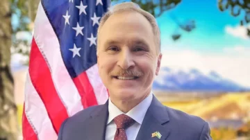 Llegó a la Argentina Peter Lamelas, nuevo embajador de Estados Unidos Llegó a la Argentina Peter Lamelas, nuevo embajador de Estados Unidos