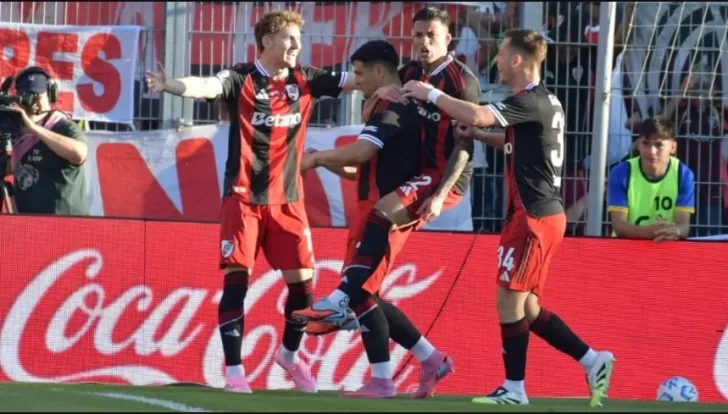 Con un gol de Salas, River Plate encontró alivio y jugará la semifinal