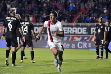 San Lorenzo venció a Riestra y se metió en zona de clasificación a los playoffs del Clausura San Lorenzo venció a Riestra y se metió en zona de clasificación a los playoffs del Clausura
