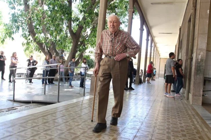 Tiene 93 años y le gustó el nuevo sistema: “Amo la democracia”
