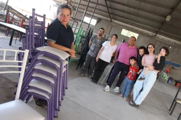 Una mamá que da trabajo a mamás: la emprendedora que refugia a mujeres de su pueblo