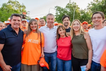 El gobernador Marcelo Orrego y los candidatos del Frente X San Juan recorrieron Capital El gobernador Marcelo Orrego y los candidatos del Frente X San Juan recorrieron Capital