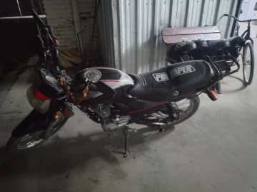 De madrugada, una persecución terminó con un sujeto abandonando una moto que sería robada De madrugada, una persecución terminó con un sujeto abandonando una moto que sería robada