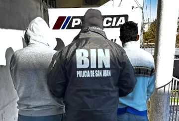 Dos jóvenes que usaban apps de viajes fueron detenidos por asaltar a conductores Dos jóvenes que usaban apps de viajes fueron detenidos por asaltar a conductores