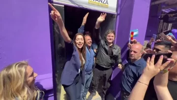 Milei contra el kirchnerismo: “Mientras la líder de ellos anda en tobillera, a nosotros nos respetan en el mundo” Milei contra el kirchnerismo: “Mientras la líder de ellos anda en tobillera, a nosotros nos respetan en el mundo”