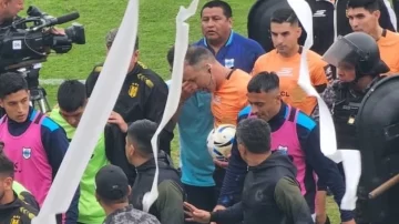Otra polémica de AFA: le dieron por ganado a Deportivo Madryn el partido suspendido ante Gimnasia de Jujuy Otra polémica de AFA: le dieron por ganado a Deportivo Madryn el partido suspendido ante Gimnasia de Jujuy