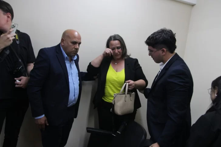 La rección de la madre de Julieta Viñales tras la condena al médico Babsía: “Se merece estar preso” La rección de la madre de Julieta Viñales tras la condena al médico Babsía: “Se merece estar preso”