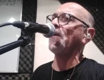 El rockero sanjuanino Fernando Aguilera despierta su veta folclórica para homenajear a Raúl Carnota