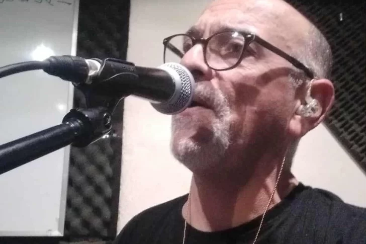 El rockero sanjuanino Fernando Aguilera despierta su veta folclórica para homenajear a Raúl Carnota