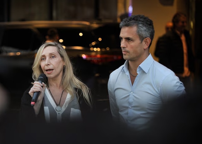 Karina Milei: “Estamos muy contentos, vamos a seguir esperando los números” Karina Milei: “Estamos muy contentos, vamos a seguir esperando los números”