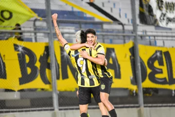 Atenas Pocito derrotó a Arbol Verde en el Barrio Cabot y es único escolta Atenas Pocito derrotó a Arbol Verde en el Barrio Cabot y es único escolta