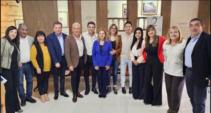 Las ausencias en la foto de Andino con el bloque Justicialista en la Legislatura Las ausencias en la foto de Andino con el bloque Justicialista en la Legislatura