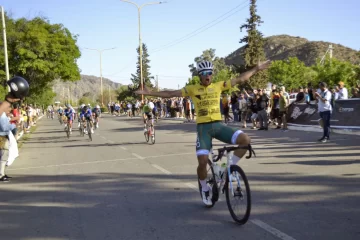 Leonardo Cobarrubia se coronó en el Tour Riojano 2025