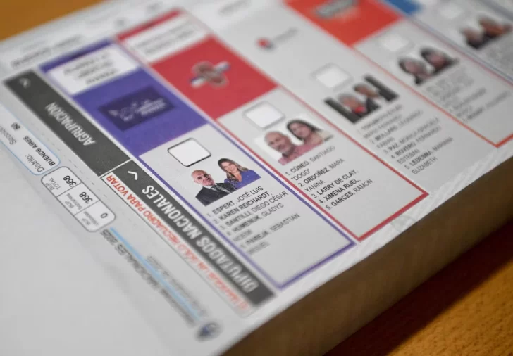 La Junta Electoral convocó de urgencia al Gobierno y partidos por la reimpresión de las boletas bonaerenses