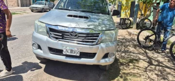 Una niña fue atropellada por el conductor de una camioneta a la salida de la escuela