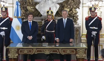 Javier Milei le tomó juramento a Pablo Quirno como nuevo Canciller Javier Milei le tomó juramento a Pablo Quirno como nuevo Canciller