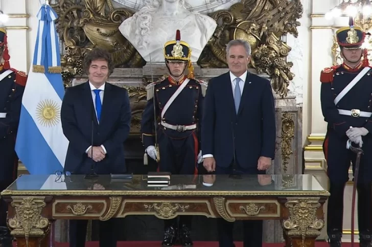 Javier Milei le tomó juramento a Pablo Quirno como nuevo Canciller
