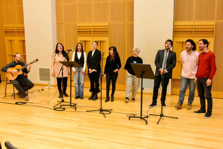 A ritmos de bossa y samba, el Programa de Canto Popular del Teatro del Bicentenario se muestra al público