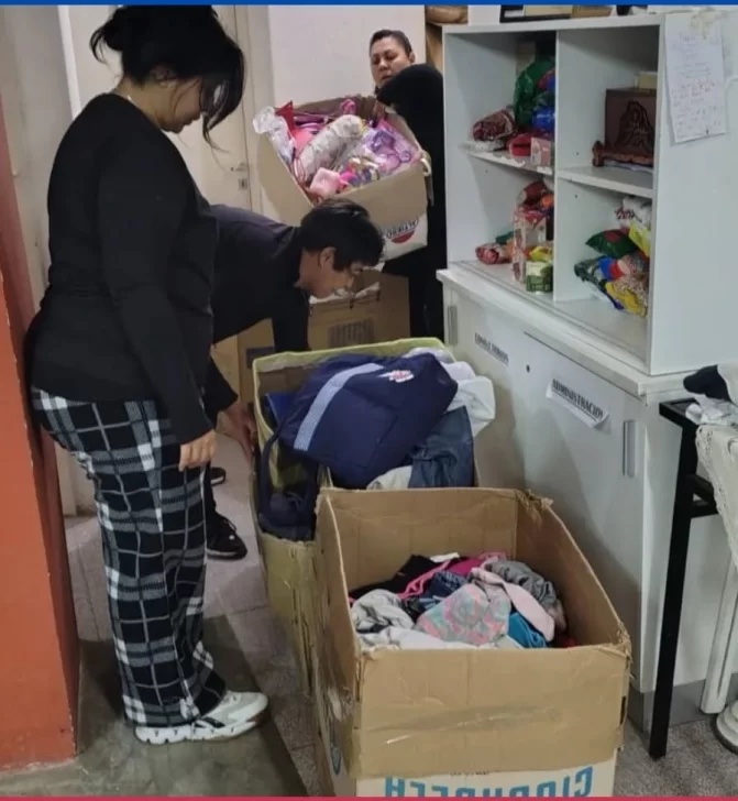 Cáritas lanzó una nueva campaña de ayuda: pide donaciones de zapatillas para familias de Iglesia