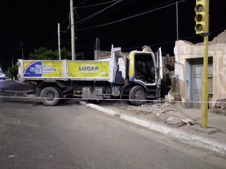 choque-camion-calle-5-31102025-4-728x546 choque-camion-calle-5-31102025-4-728x546