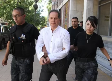 El conocido consultor que trabaja en San Juan fue detenido en España por una vieja causa de corrupción El conocido consultor que trabaja en San Juan fue detenido en España por una vieja causa de corrupción