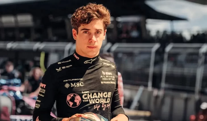 Franco Colapinto, a los besos con una conocida cantante Franco Colapinto, a los besos con una conocida cantante