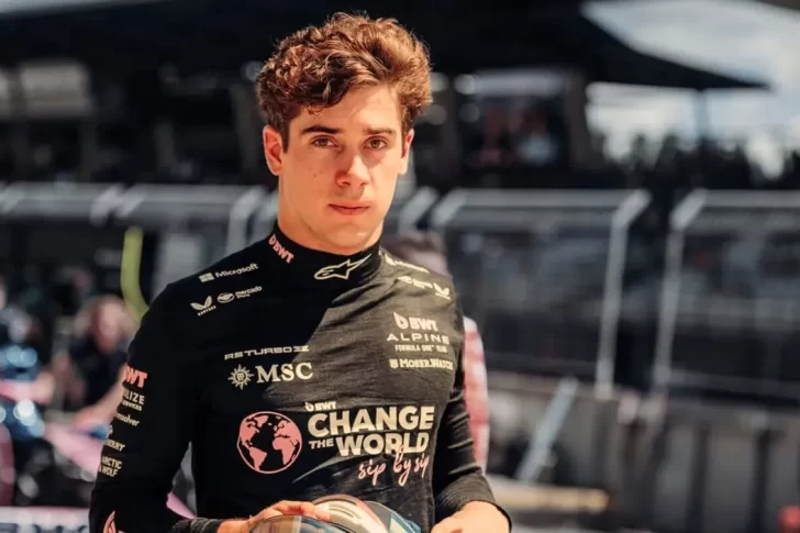 Franco Colapinto, a los besos con una conocida cantante