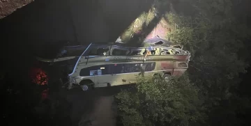 “La dama de blanco”: el inquietante mito que rodea al puente donde se desbarrancó el colectivo y murieron 9 personas “La dama de blanco”: el inquietante mito que rodea al puente donde se desbarrancó el colectivo y murieron 9 personas